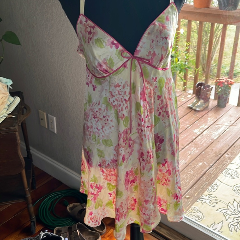 Oscar dala Renta flora slip size medium
